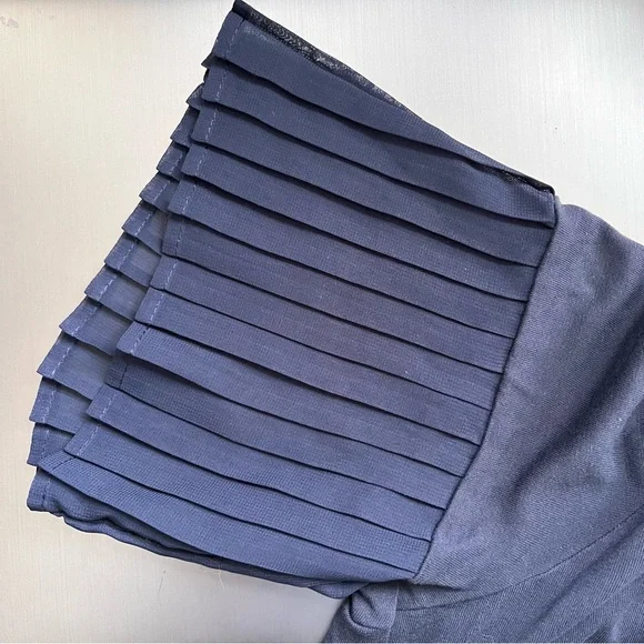 Banana Republic Navy Blouse Top with Pleated Sleeves - Picture 5 of 6